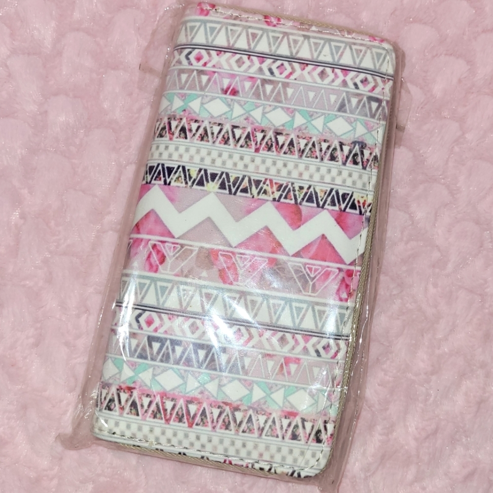 Patterned Zip-Around Wallet - Picture 3 of 16